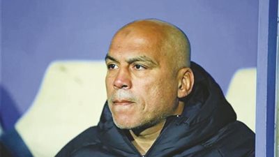 محمد يوسف يظهر على دكة البدلاء في مباراة الأهلي وبتروجت