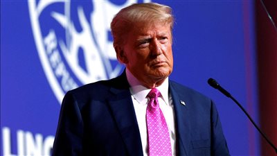 بسبب أمازون.. البيت الأبيض يهاجم جيف بيزوس وترامب يصفه بـ