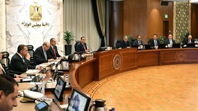 رئيس الوزراء يتابع خطوات تيسير إجراءات دخول السائحين بالمطارات والمنافذ المختلفة