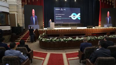 كامل الوزير: القيادة السياسية أولت اهتمامًا غير مسبوق بقطاع النقل باعتباره الشريان الرئيسي للتنمية 