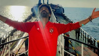 بحارة مصريون عالقون في مياه الإمارات يستغيثون.. ما القصة؟