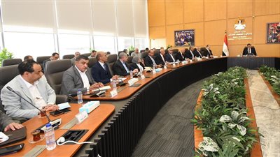 وزير الإسكان يعقد اجتماعًا للجنة التنسيقية العليا.. ويُصدر حزمة من التكليفات والتوجيهات لرؤساء أجهزة المدن الجديدة