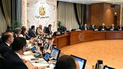 وزير التعليم العالي يستعرض تقريرًا بعنوان 