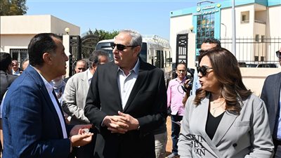 رئيس الوزراء يتفقد مُستشفى محلة مرحوم التخصصي ومشروع تغطية المصرف المواجه لها