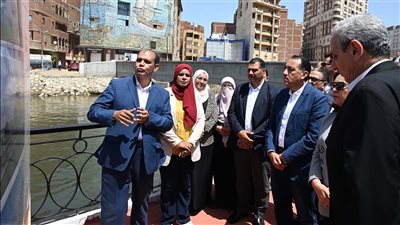 رئيس الوزراء يتفقد أعمال تطوير كورنيش ترعة القاصد