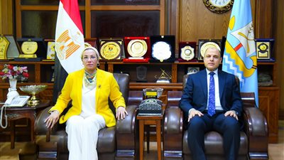 وزيرة البيئة تلتقى محافظ كفرالشيخ قبيل انطلاق مؤتمر 