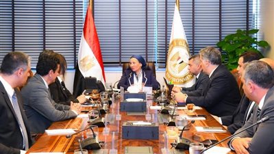 وزيرة البيئة تلتقي مجلس إدارة الجمعية المصرية لشباب الأعمال لبحث فرص الاستثمار في المجال البيئي