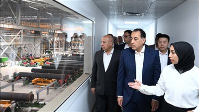 رئيس الوزراء يفتتح مصنع 