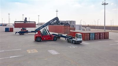 النقل تدعو المستثمرين ورجال الأعمال وكافة المصدرين والمنتجين للاستثمار في مجال الموانئ الجافة والمناطق اللوجيستية 