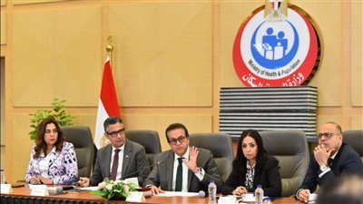 نائب رئيس الوزراء وزير الصحة يترأس اجتماع اللجنة الوزارية لوضع محددات العدالة الاجتماعية لاستحقاق الدعم