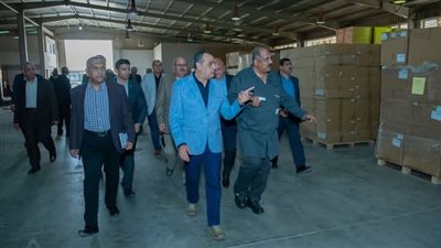 وزير الدولة للإنتاج الحربي يتابع سير العملية الإنتاجية بشركة حلوان للأجهزة المعدنية (مصنع 360 الحربي)