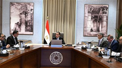 رئيس الوزراء يتابع الموقف التنفيذي لتطوير أرض مطار إمبابة ومنطقة عزيز عزت