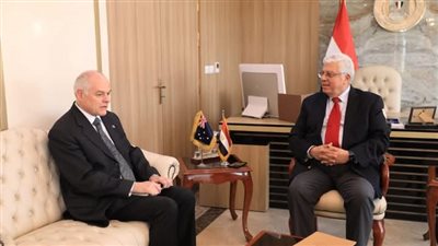 وزير التعليم العالي يبحث تعزيز التعاون في مجالات التعليم العالي والبحث العلمي مع سفير أستراليا بالقاهرة