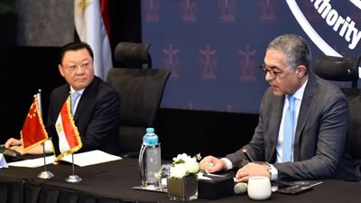 رئيس هيئة الاستثمار يلتقي حاكم مقاطعة قوانجدونج الصينية