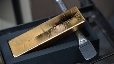 الذهب يحقق مكاسب أسبوعية بدعم توقعات خفض الفائدة الأمريكية