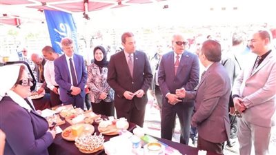 وزير العمل يختتم جولته في دمياط بتفقد معرضًا يقدم منتجات بأسعار مخفضة للمواطنين