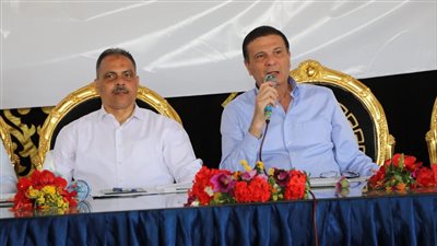 وزير الزراعة يوجه بخفض تكاليف معدات الحصاد لمزارعي القمح لتصبح ١٠٠٠ للفدان بدلًا من ١٢٠٠ جنيه