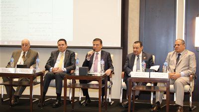 وزير الزراعة يطلق فعاليات ورشة عمل حول توطين صناعة المبيدات في مصر