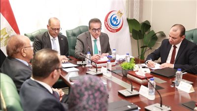 وزير الصحة يستقبل وزير العمل لبحث آليات تنظيم مهنة 