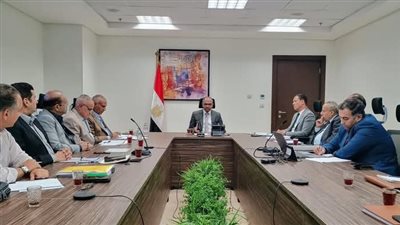 نائب وزير الاسكان يتابع الموقف التنفيذى لمشروع إنشاء محطة مياه منشأة القناطر