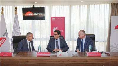 وزير الثقافة يشارك في اختيار المتقدمات لبرنامج 