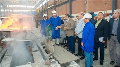  وزير الدولة للإنتاج الحربي يتفقد خطوط الإنتاج ومراحل التصنيع بشركة حلوان للصناعات غير الحديدية
