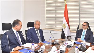 وزير الاستثمار يلتقي ممثلي تحالف صناعي دولي لبحث فرص التعاون في قطاع التكنولوجيا البيئية ومعالجة مياه الصرف الصناعي 