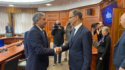 وزير السياحة والآثار يستهل زيارته الرسمية الحالية لجمهورية صربيا بلقاء رئيس مجلس وزراء صربيا لبحث سبل التعاون 