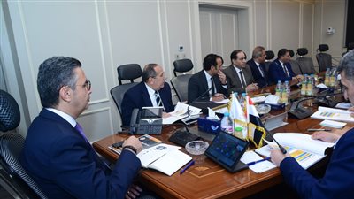 وزير التموين يجتمع برئيس مجلس إدارة شركة مطاحن ومخابز شمال القاهرة لمتابعة خطة التطوير ورفع كفاءة التشغيل