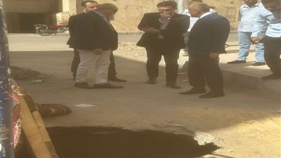 مفاجأة صادمة.. وزير يكتشف جريمة خلال جولة مفاجئة بمقر حكومي