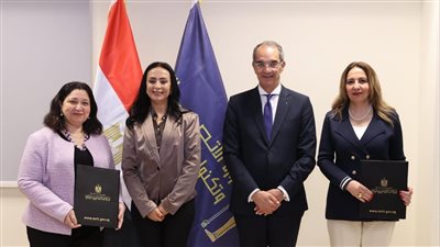 وزيرا الاتصالات والتضامن الاجتماعى يشهدان توقيع مذكرة تفاهم وبروتوكولين للتعاون