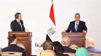 وزير الخارجية والهجرة يلتقي بالمدير العام للوكالة الدولية للطاقة الذرية