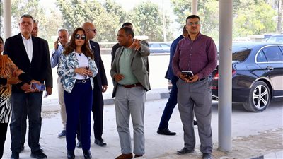 وزيرة التنمية المحلية تتفقد مشروعات المواقف والأسواق