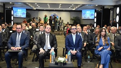 وزيرا الاستثمار والتجارة الخارجية والمالية يعلنان تفاصيل البرنامج الجديد لرد أعباء التصدير