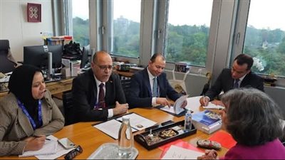 وزير العمل يلتقى مدير إدارة المعايير ورئيس قسم الحريات النقابية بجنيف