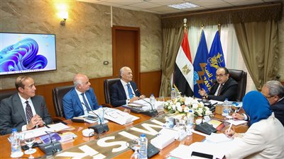 وزير قطاع الأعمال يعقد اجتماعًا موسعًا لمتابعة مستجدات العمل في عدد من المشروعات السياحية والفندقية