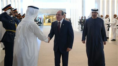 الشيخ محمد بن زايد يستقبل الرئيس السيسي.. وقضية غزة على طاولة اللقاء