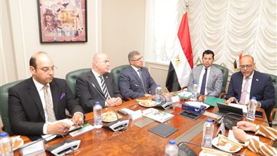 وزير العمل يستقبل وزير الشباب والرياضة لبحث التعاون في مجالات التوظيف والتدريب المهني