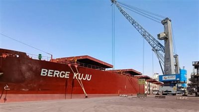 ميناء السخنة يستقبل أكبر سفينة صب جاف منذ إنشائه بحمولة تتجاوز 180 ألف طن من خام الحديد