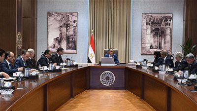 رئيس الوزراء يتابع خطط وإجراءات التوسع في مشروعات تحلية مياه البحر وتوطين الصناعة الخاصة بها