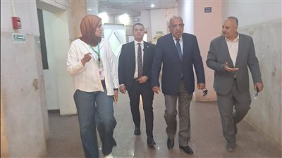 وزير الكهرباء والطاقة المتجددة يتفقد مستشفى الكهرباء بمنطقة ألماظة ويجري حوارات مع العاملين والمرضى