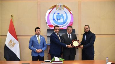 وزير الصحة يعقد لقاءً موسعًا مع لجنة الصحة والسكان بنموذج محاكاة مجلس الشيوخ بوزارة الشباب والرياضة