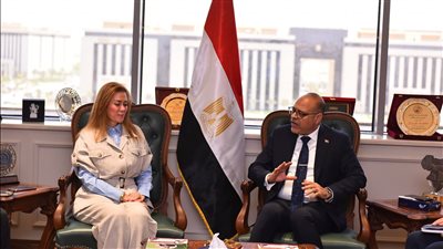 وزير العمل يستقبل المدير التنفيذي للأكاديمية الوطنية للتدريب لتعزيز التعاون وبحث الملفات المستقبلية