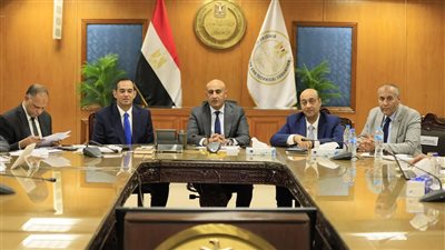  وزير التربية والتعليم يتابع امتحانات الثانوية العامة من خلال غرفة العمليات المركزية بالوزارة