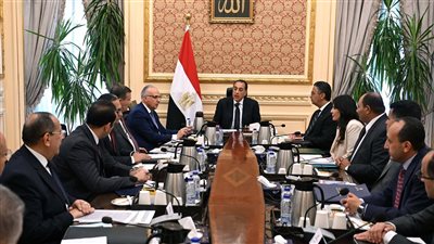 رئيس الوزراء يتابع مع الوزارات المعنية تطوير منظومة الري لزراعة قصب السكر