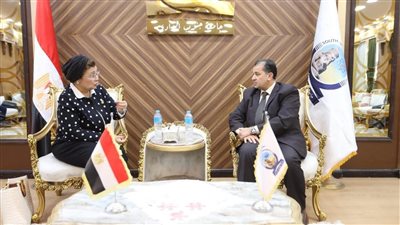 نائب وزير الصحة تبحث مع رئيس جامعة جنوب الوادي تعزيز التعاون لتحسين الخصائص السكانية