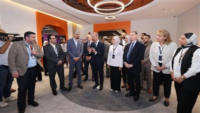 وزير الاتصالات يتفقد مقر شركة VXI الأمريكية الرائدة عالميًا في مجال خدمات التعهيد
