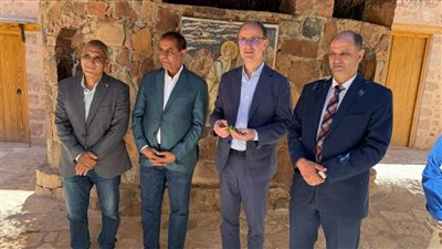 رئيس وزراء صربيا يزور دير سانت كاترين بجنوب سيناء