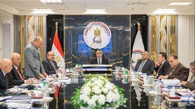 وزير الدولة للإنتاج الحربي يترأس اجتماعات لجنة تقييم واختيار القيادات العليا بالجهات التابعة للوزارة