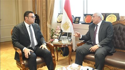 وزير الإسكان ومحافظ الوادي الجديد يبحثان عددًا من ملفات التعاون المشترك المتعلقة بمياه الشرب والصرف الصحي
